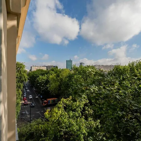 White Tulip Muranow - Metro Center