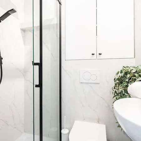 White Tulip Muranow - Metro Center Warsaw